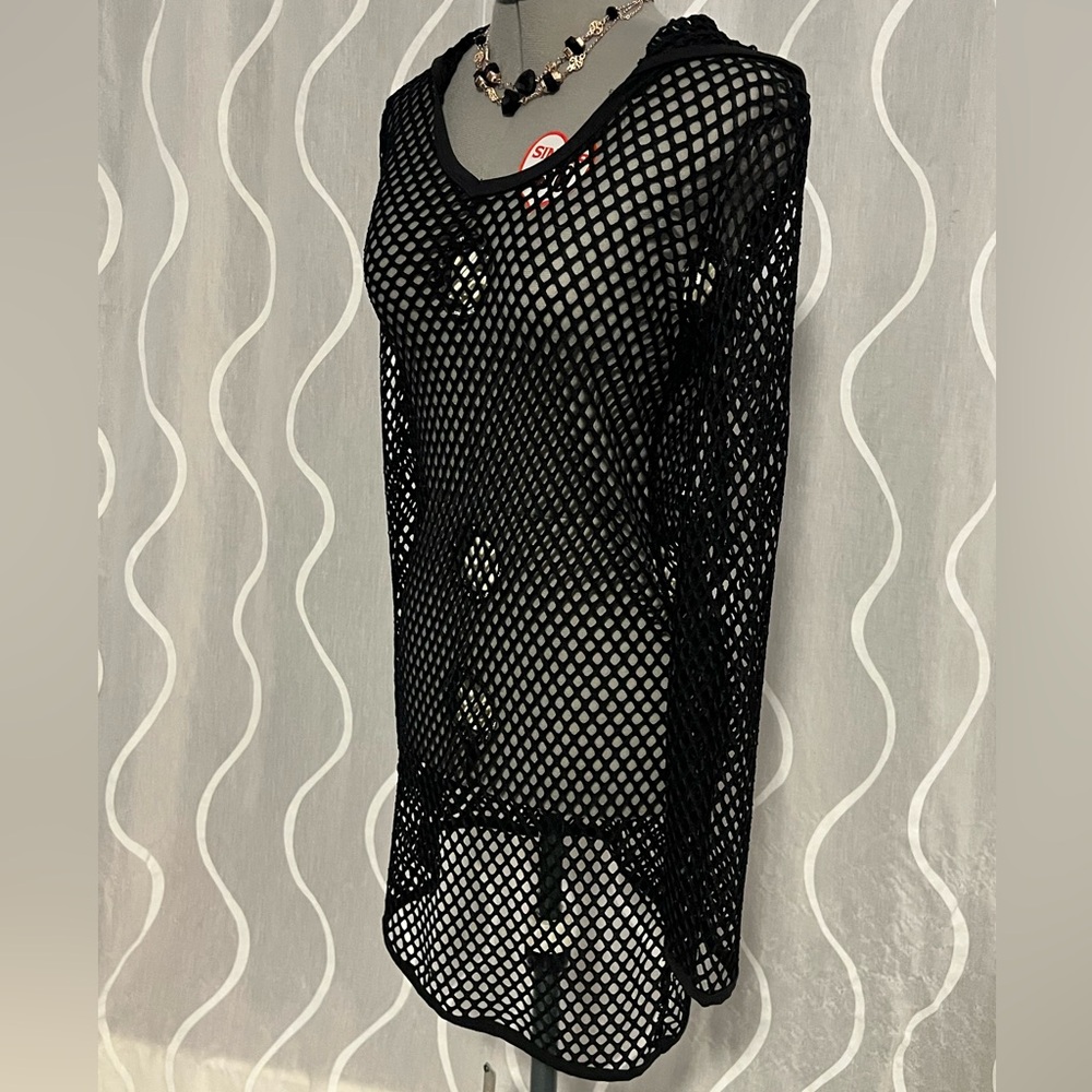 Balance Mesh Cover-Up - Picture 5 of 11